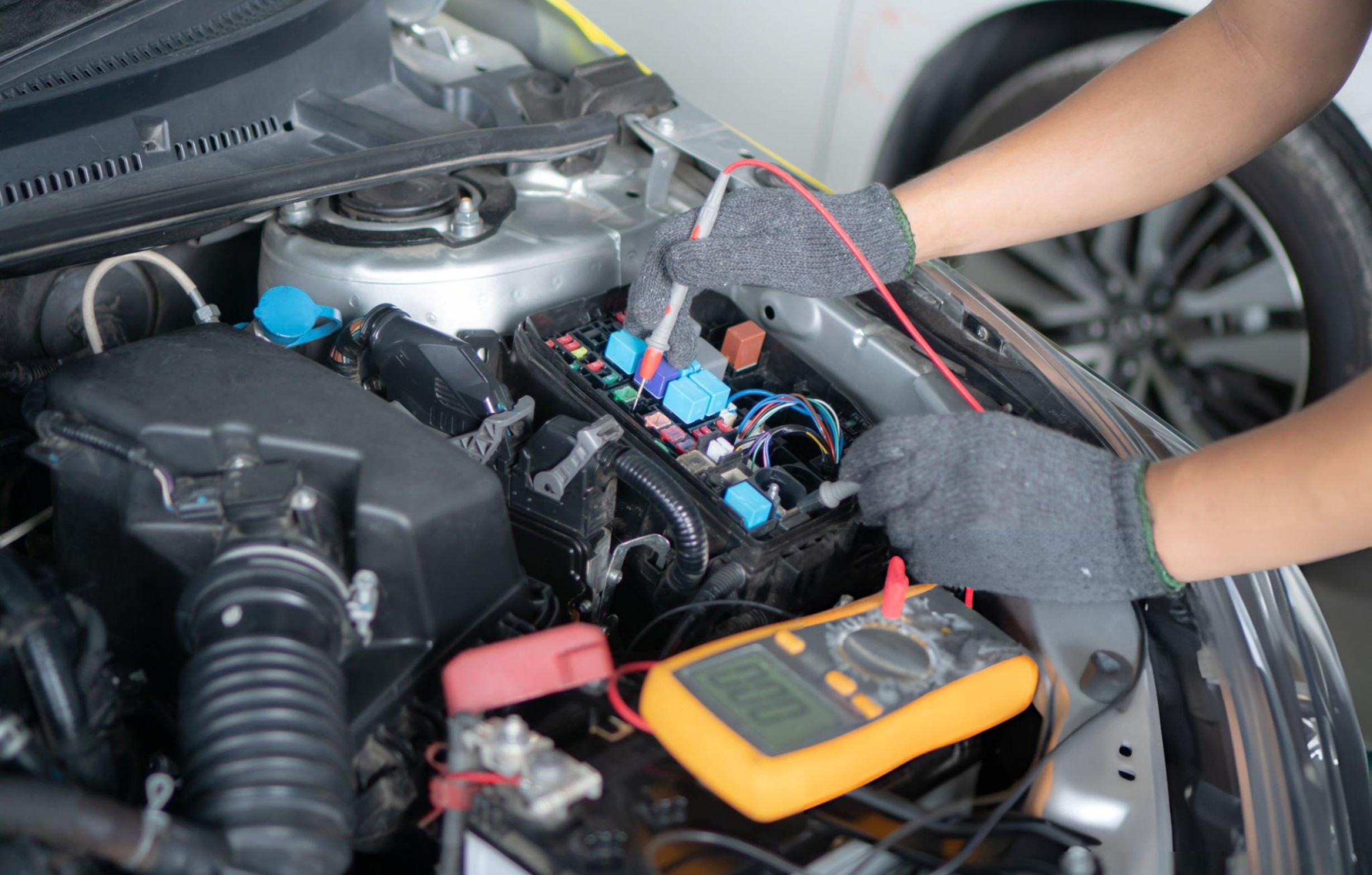 روشن کردن ماشین با باتری ضعیف